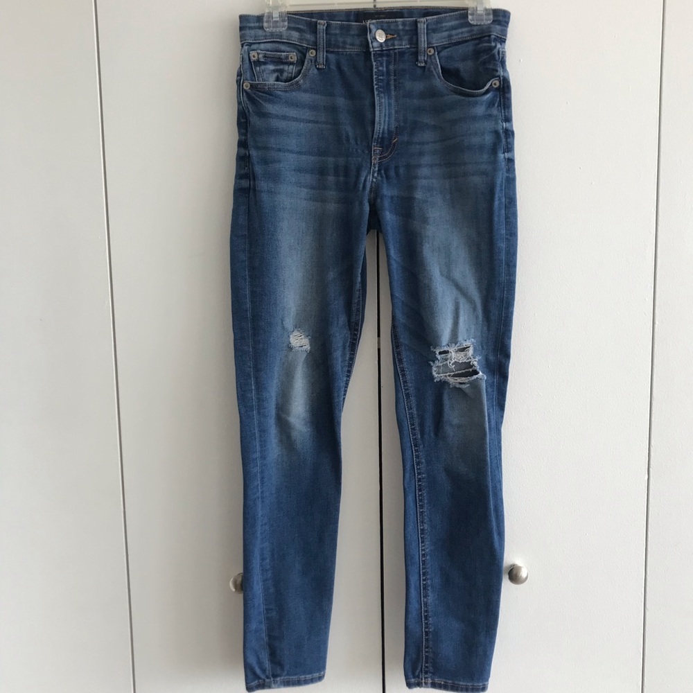 Distressed Skinny Jeans